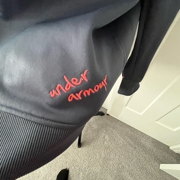 Under Armor MTN Jacket Size XL. EUC. - Picture 4 of 8